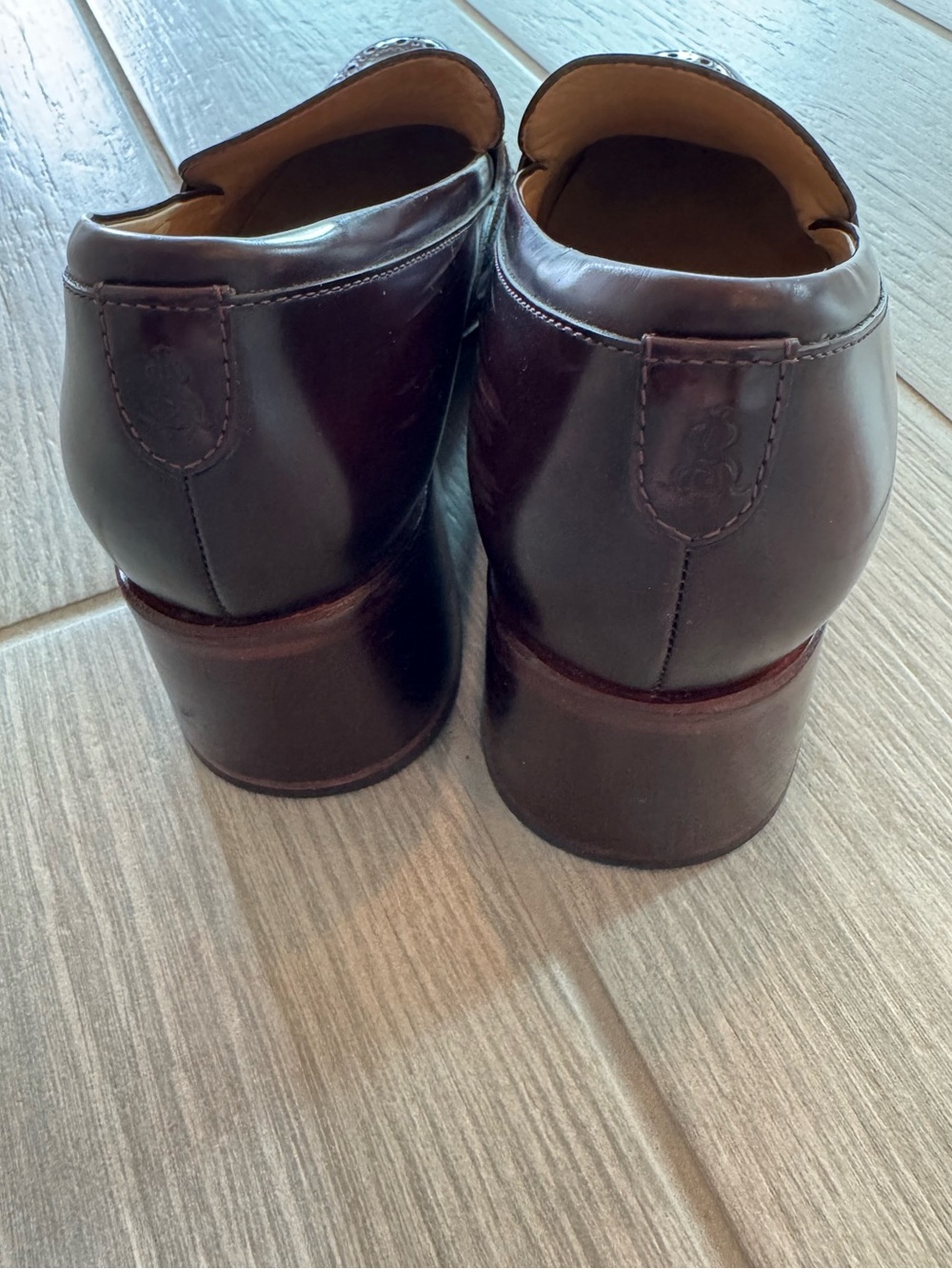 THE OFFICE OF ANGELA SCOTT Miss Juliette Loafer Pumps Burgundy Size 39 GUC - Picture 11 of 11